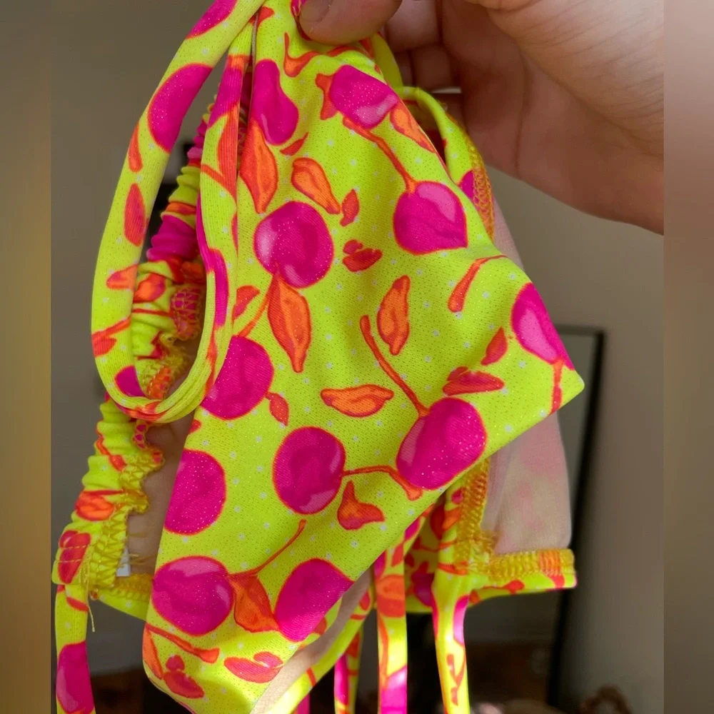 Vintage neon pink and yellow bikini - Picture 3 of 8